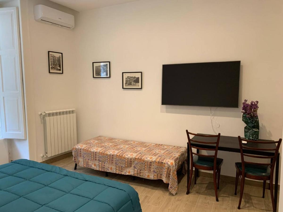Fondacolivella Hotel Napoli Bagian luar foto